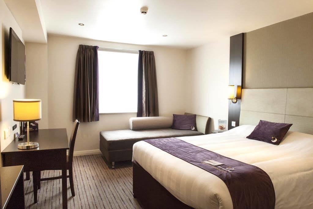 Premier Inn Premier Inn York South West Extérieur photo